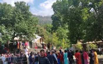 बझाङको जयपृथ्वीमा सत्तागठबन्धन र एमालेका कार्यकर्ताबीच झडप, मतपत्र च्यातियो 